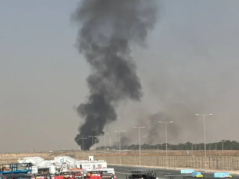 Un avión se estrelló durante una exhibición aérea en el Dubai Air Show