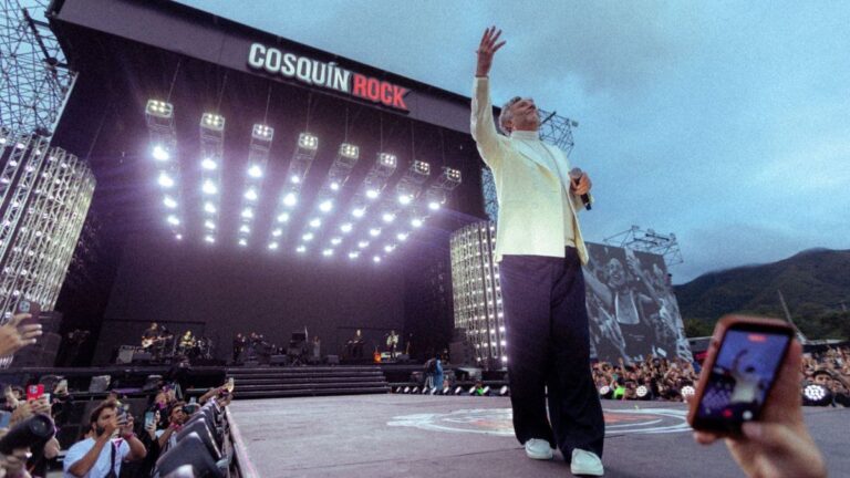 Fito Páez bajó el telón de un histórico Cosquín Rock: «Orgullo de ser un eslabón de la música argentina»