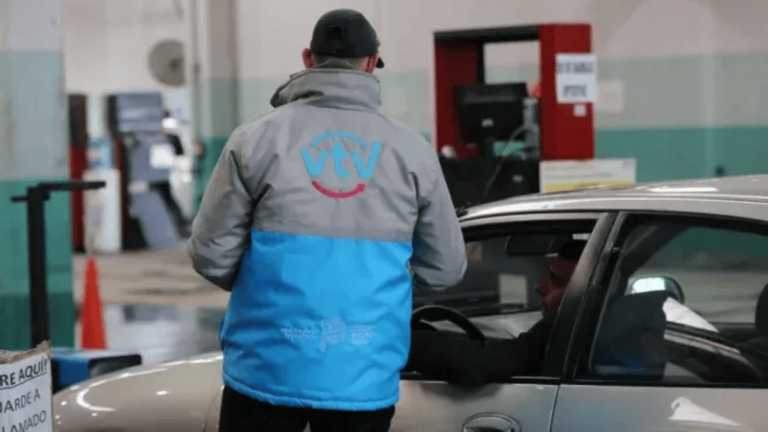 Alerta conductores: el detalle en el guardabarros por el que te pueden rechazar la VTV