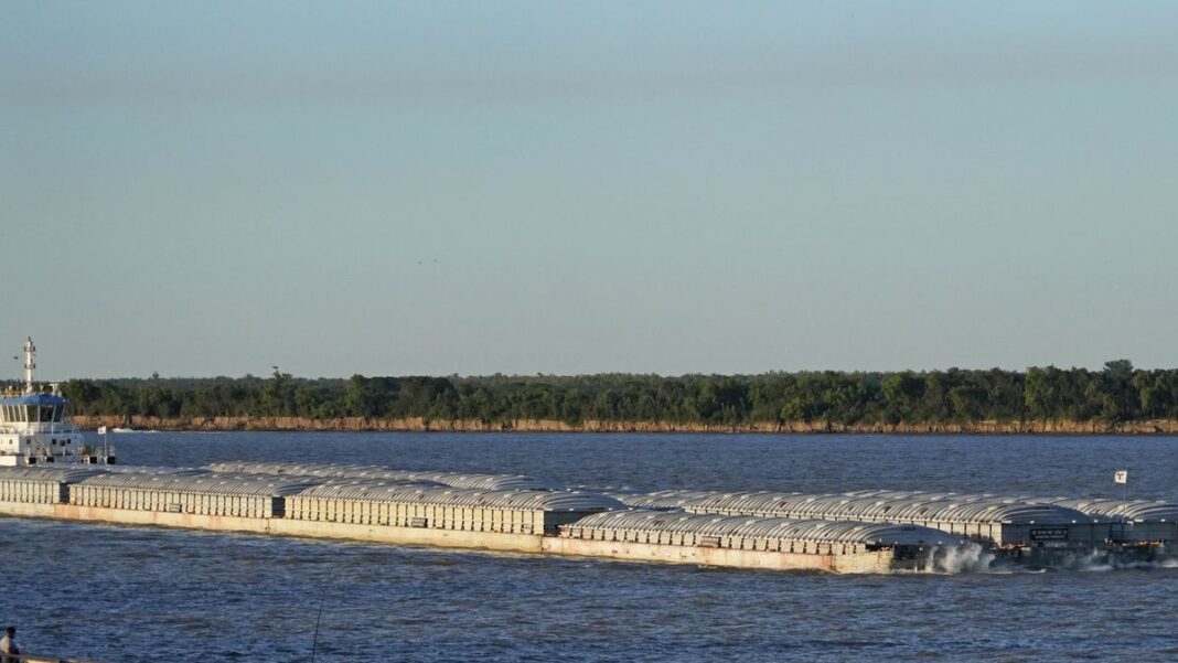 Infografía con calendario destacando eventos económicos de abril en Santa Fe