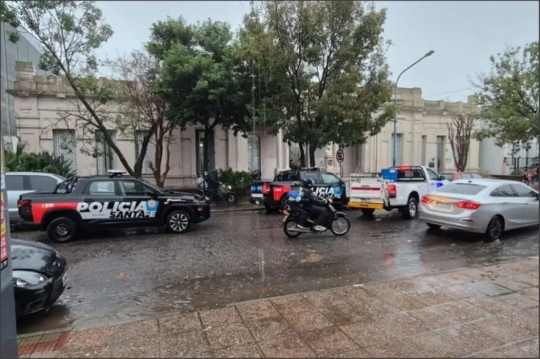 Fachada de la Escuela Alberdi en Rafaela, Santa Fe, donde se registró el incidente.