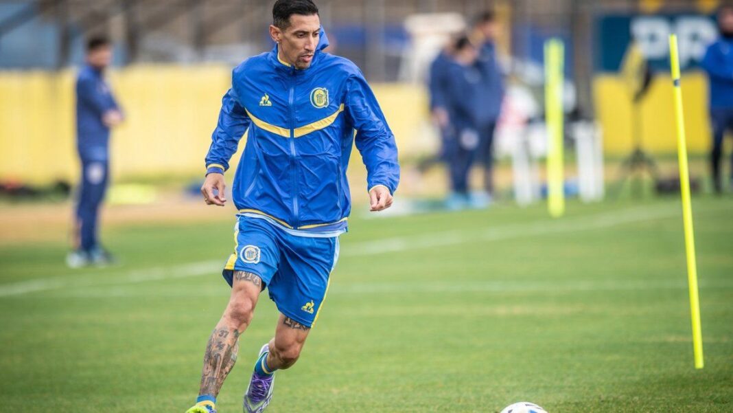 Ángel Di María en entrenamiento con la camiseta de Rosario Central