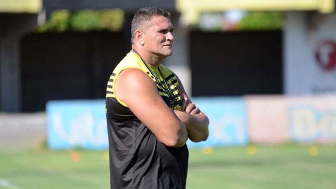 Arnaldo Sialle, nuevo director técnico de Central Córdoba de Rosario.