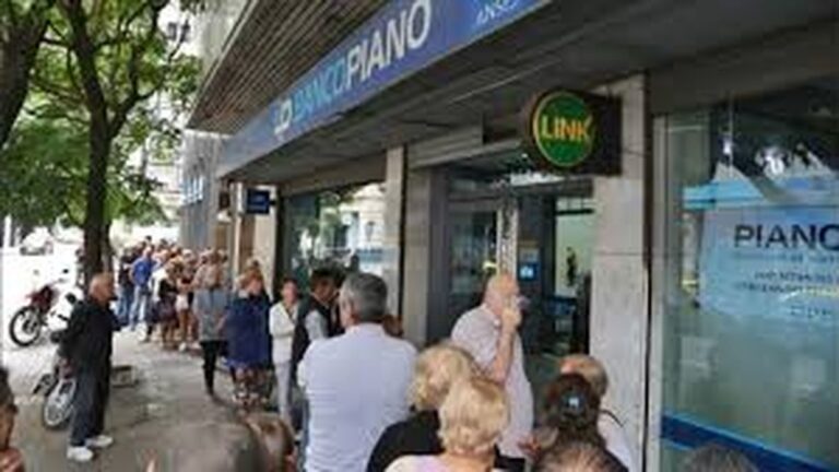Fallo judicial contra Banco Piano por descuentos indebidos a jubilada en Santa Fe