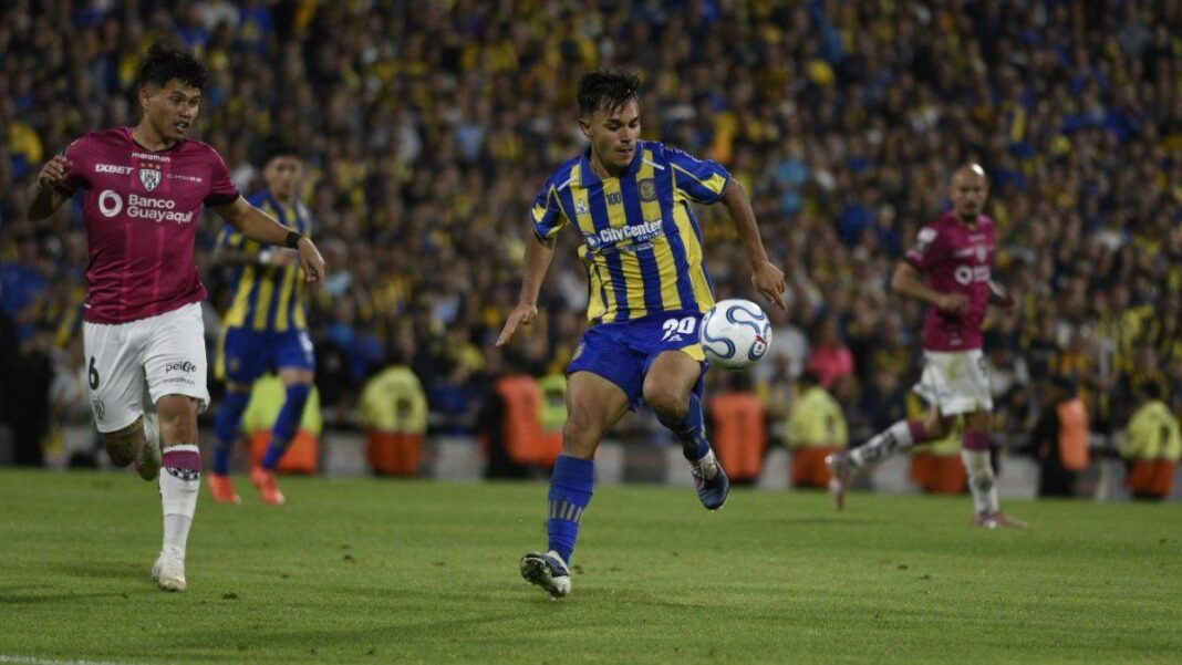 Jugadores de Central Córdoba en entrenamiento previo al partido contra Libertad.