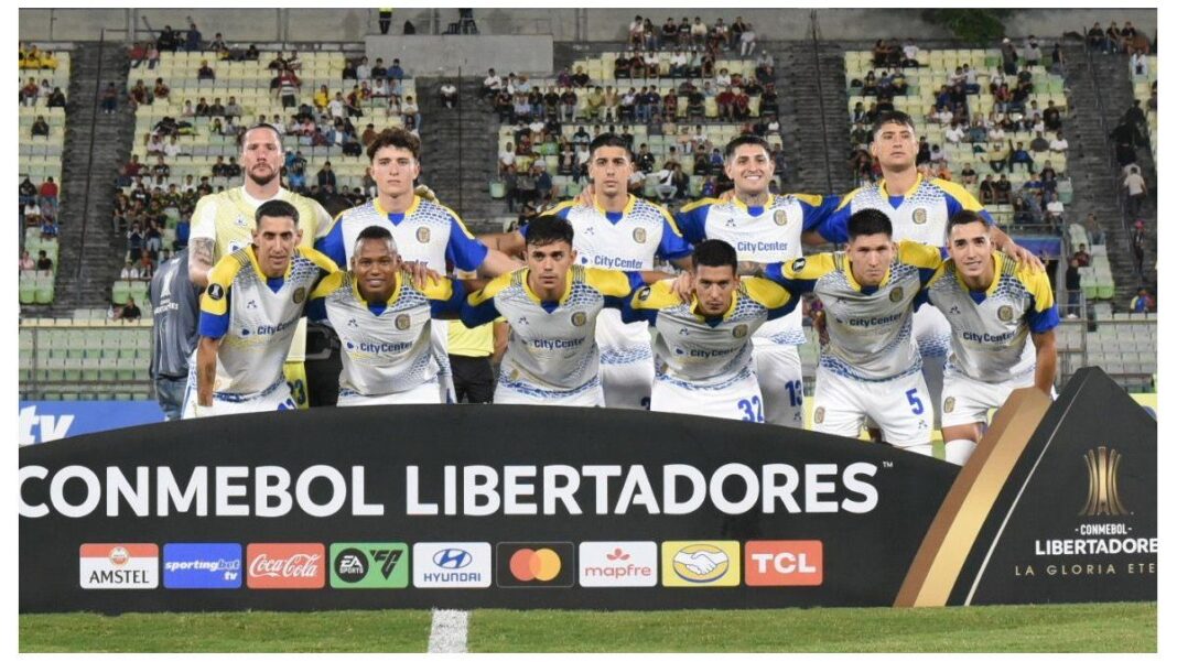 Jugadores de Rosario Central celebrando un gol en el partido contra Universidad Central de Venezuela por la Copa Libertadores