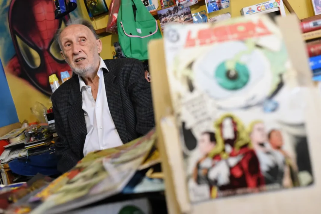 Jorge Saghini, dueño de Tótem Comics, en su local de San Martín 1405 en Rosario.