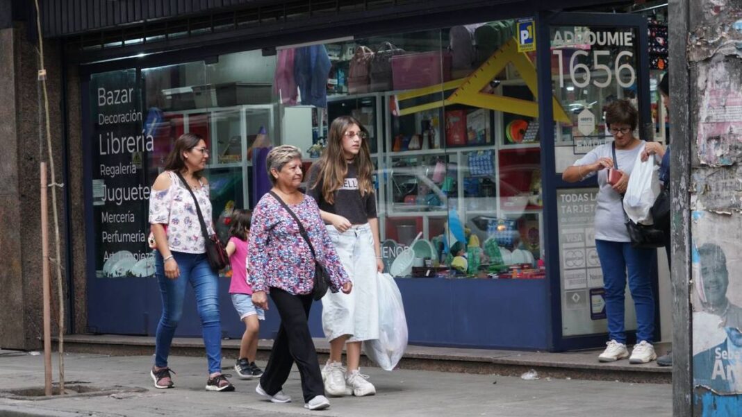 Ricardo Diab, titular de la Asociación Empresaria de Rosario, durante una exposición.