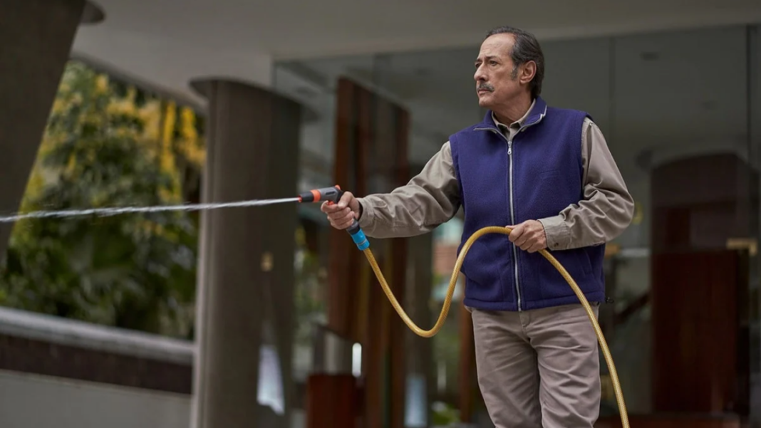 Eliseo interpretado por Guillermo Francella en la cuarta temporada de El Encargado