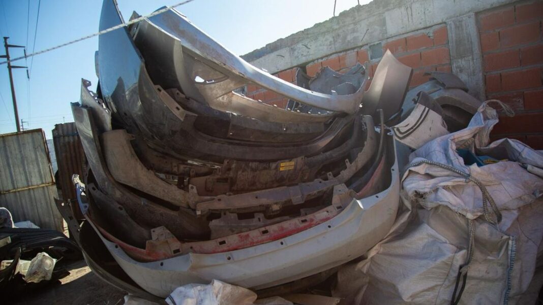 Allanamiento en desarmadero de autos robados en Villa Gobernador Gálvez