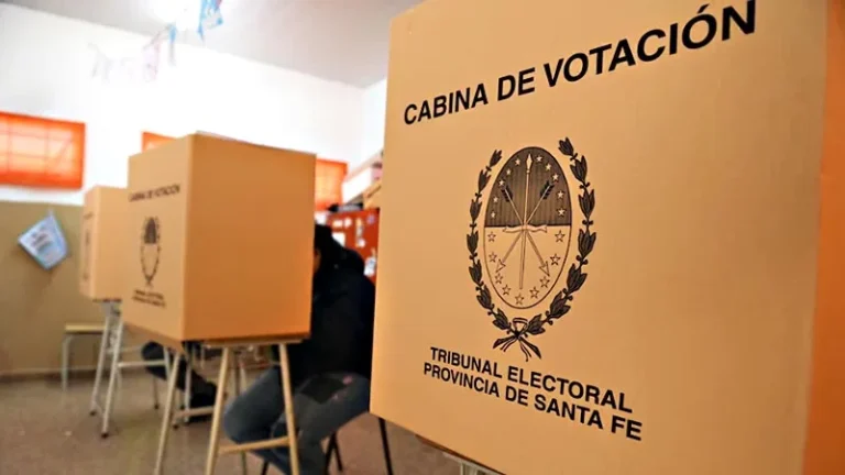Mapa político de la provincia de Santa Fe con iconos representando elecciones