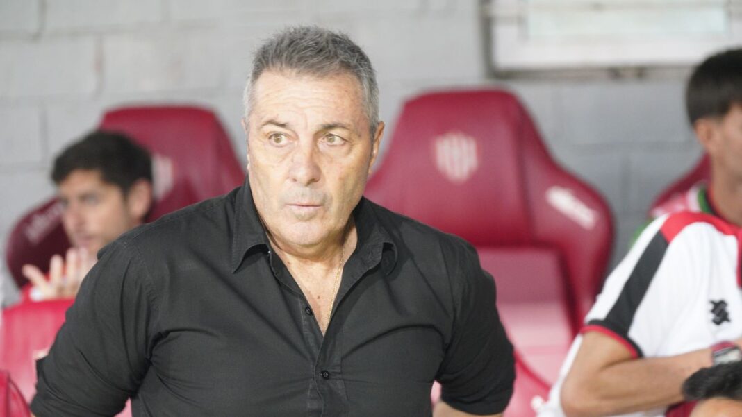 Frank Kudelka, entrenador de Newell's Old Boys, en rueda de prensa.