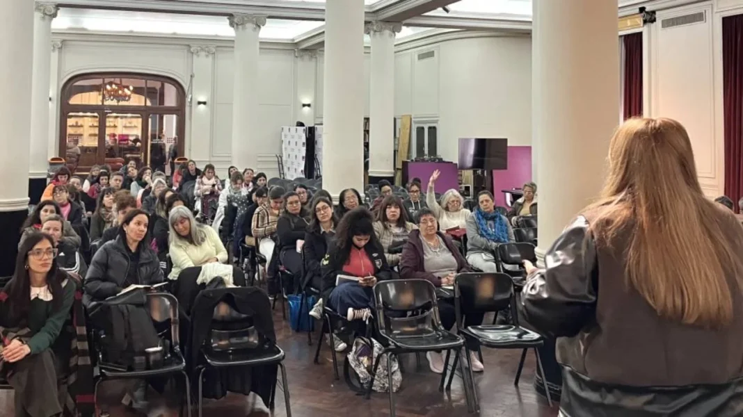 Afiche de la Escuela Municipal de Género 2026 en el Espacio Cultural Universitario de Rosario