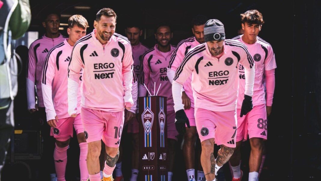 Lionel Messi celebrando un gol con la camiseta de Inter Miami durante el partido ante Colorado Rapids.