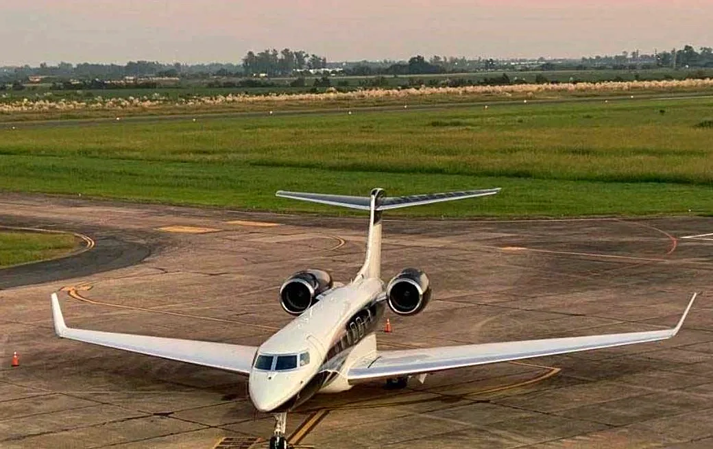 Vista aérea del aeropuerto de Sauce Viejo en Santa Fe, donde fue retenido un jet privado.