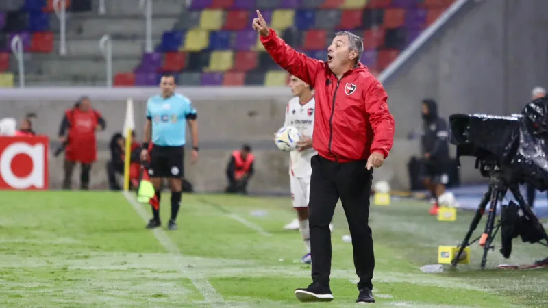 Frank Darío Kudelka, director técnico de Newell's Old Boys, en conferencia de prensa.