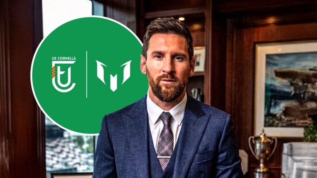 Lionel Messi posa con la camiseta del UE Cornellà, club del que ahora es propietario.