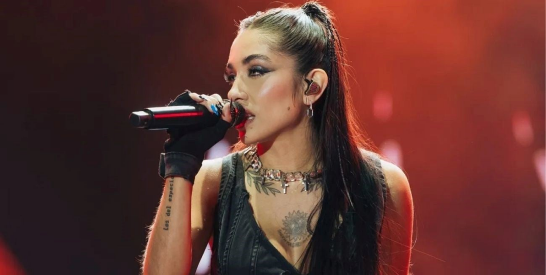 María Becerra cantando Yo soy sabalero en Nueva York