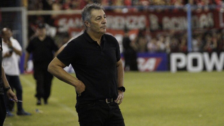 Jugadores de Newell's Old Boys durante un partido de fútbol.