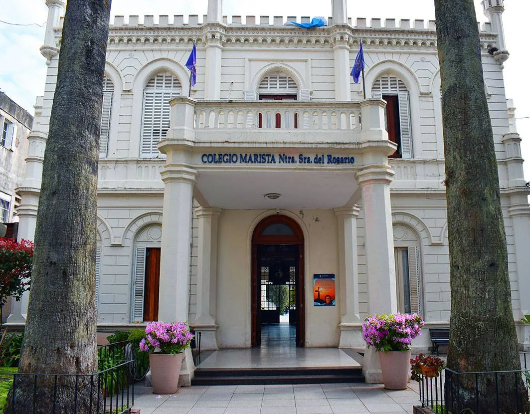 Exterior del colegio Maristas en Rosario, Santa Fe, donde se halló una amenaza.
