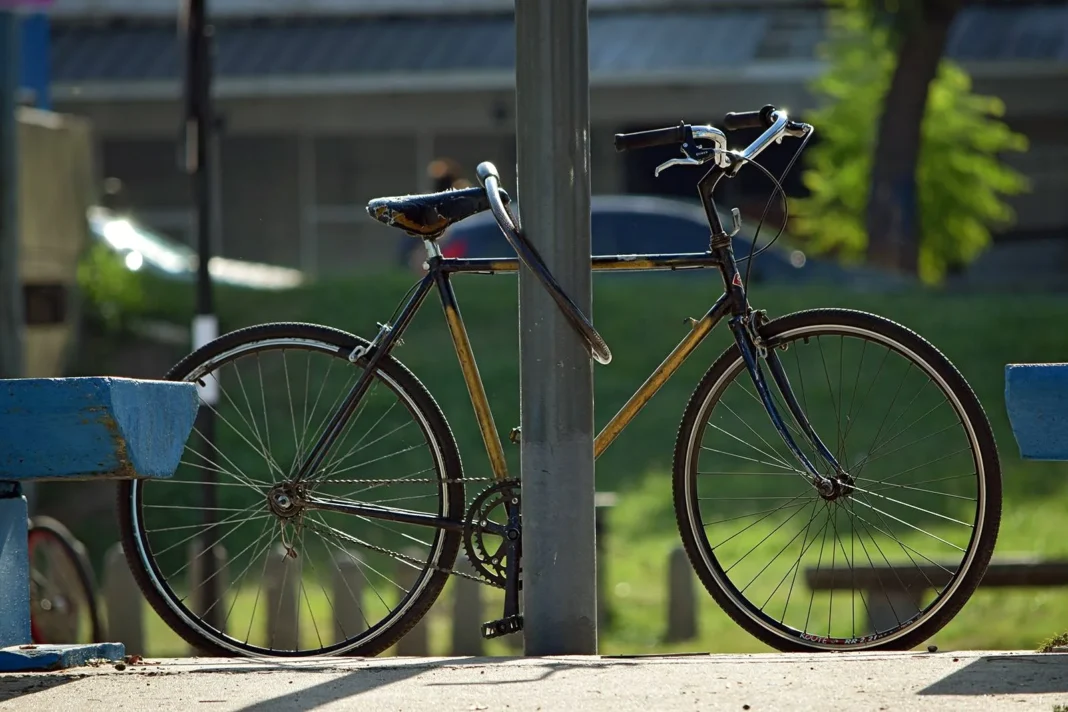 Mapa del tiempo mostrando la región de Santa Fe con iconos de nubes y lluvia