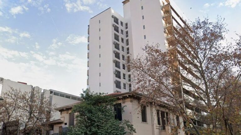 Fachada de la histórica Casa Cullen Poggi en la esquina de bulevar Oroño y Urquiza, Rosario.