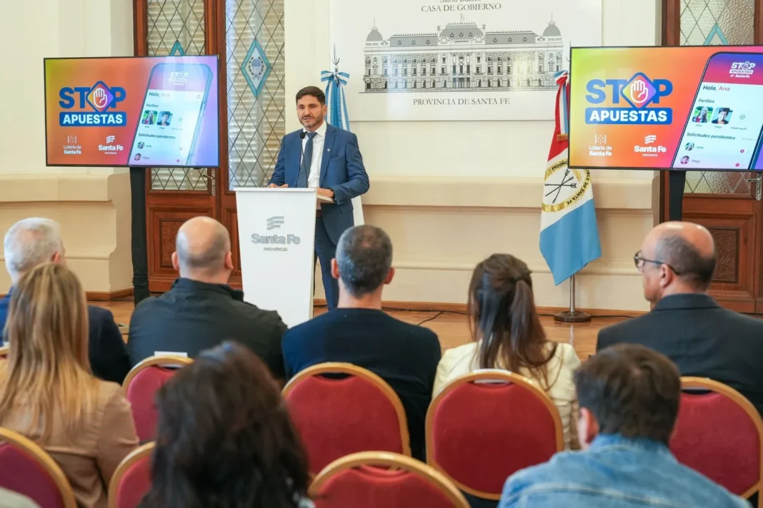 Gobernador Maximiliano Pullaro presenta aplicación de control parental para menores en Santa Fe