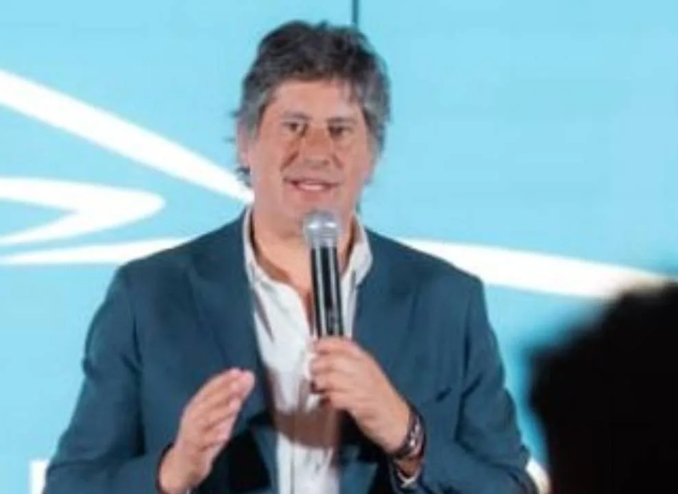 Roly Santacroce y Damián Di Pace en el Hotel Red Radisson durante el ciclo de charlas sobre economía local