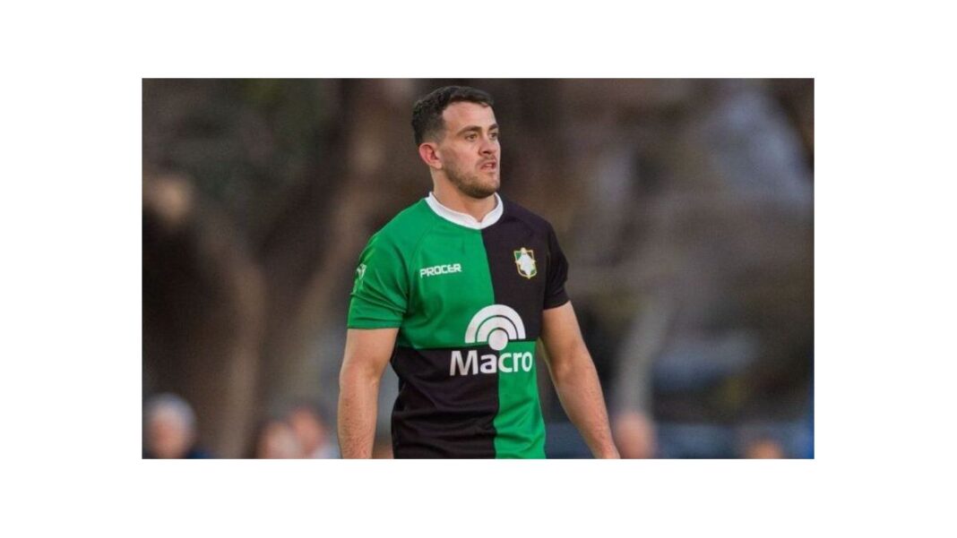 Jugadores de Duendes celebran un try durante el partido contra Paraná Rowing en el Torneo Regional del Litoral.