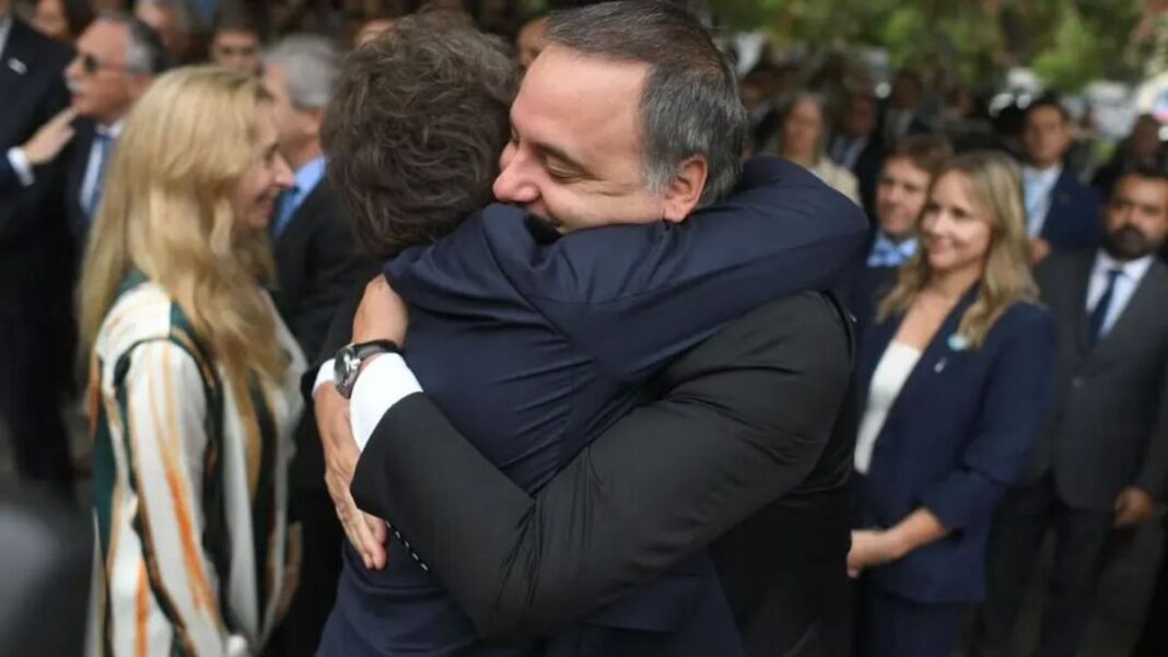 Manuel Adorni, Jefe de Gabinete de la Nación, en un acto oficial.