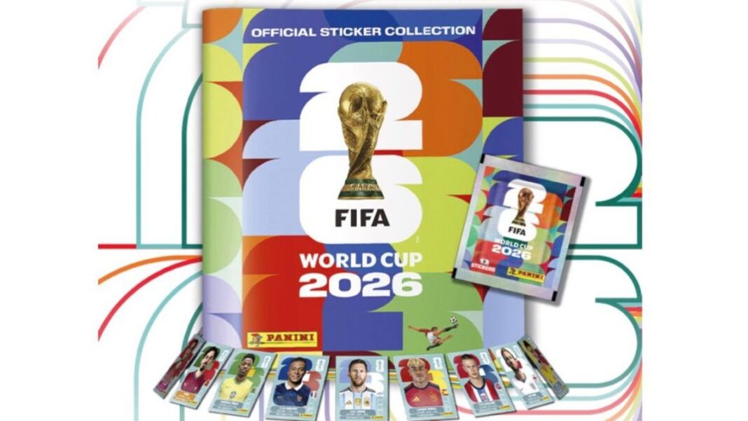 Figuritas del Mundial 2026 sobre una mesa junto a un álbum