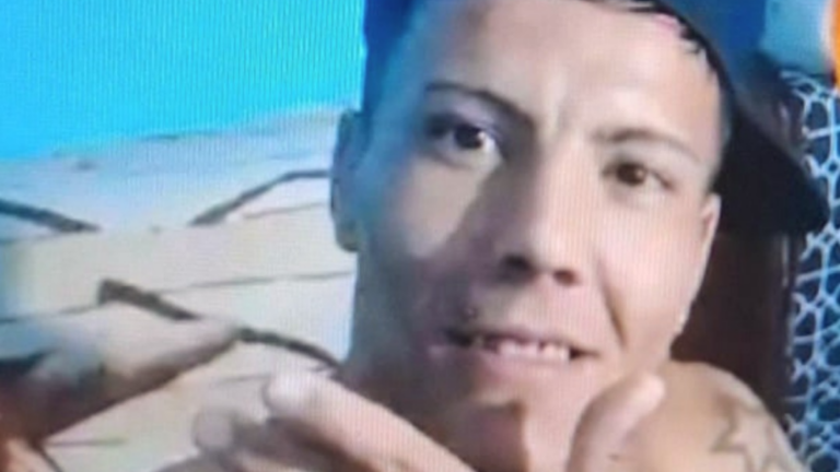 Pedido de captura de Luis Jonathan Gómez por violencia de género en Villa Constitución