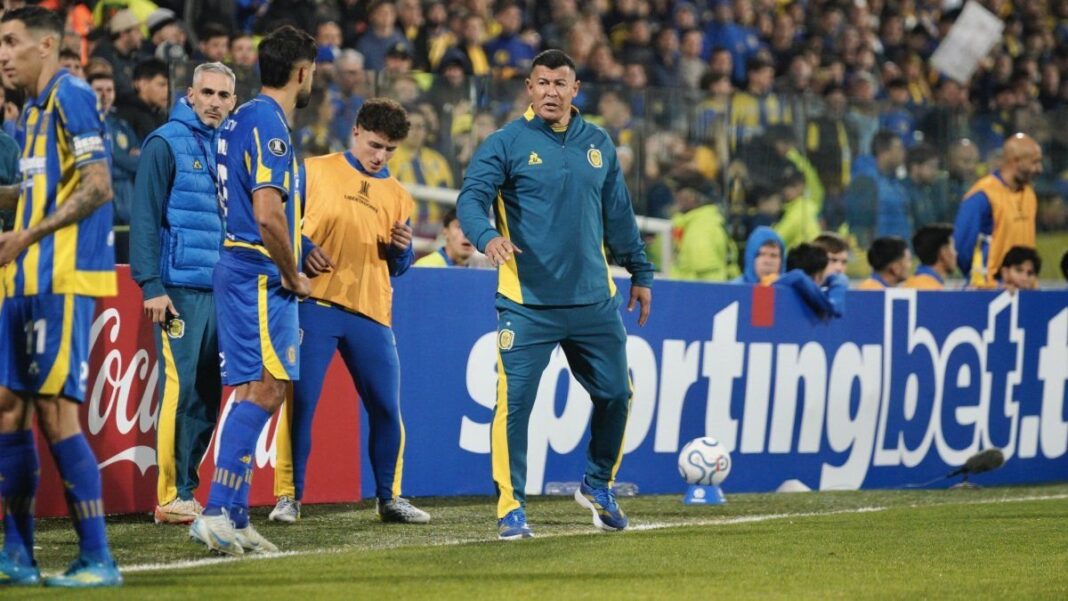Jugadores de Rosario Central en entrenamiento previo al partido contra Flamengo