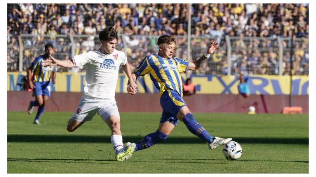 Estadio Gigante de Arroyito durante el partido entre Rosario Central y Tigre
