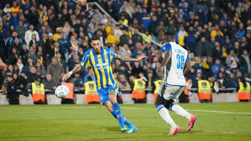 Estadio Gigante de Arroyito durante el partido entre Rosario Central y Universidad Central de Venezuela