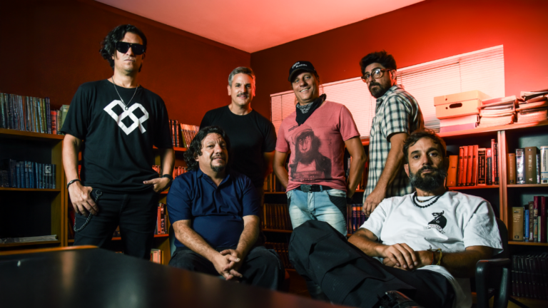 Cielo Razzo banda de rock rosarina en vivo