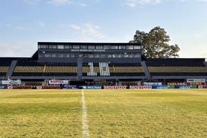 Estadio Fragata Presidente Sarmiento, sede del partido entre Almirante Brown y Colón