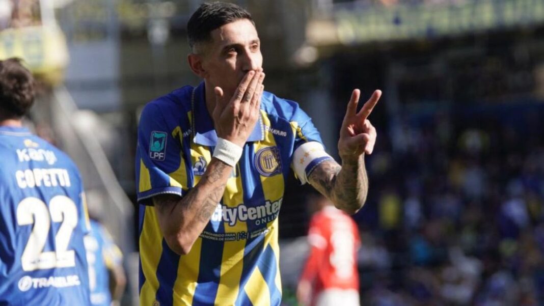 Ángel Di María celebra un gol con la camiseta de Rosario Central