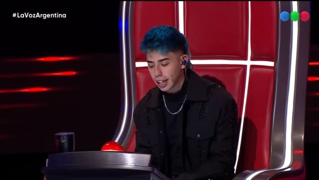 Cantante Luck Ra en un escenario
