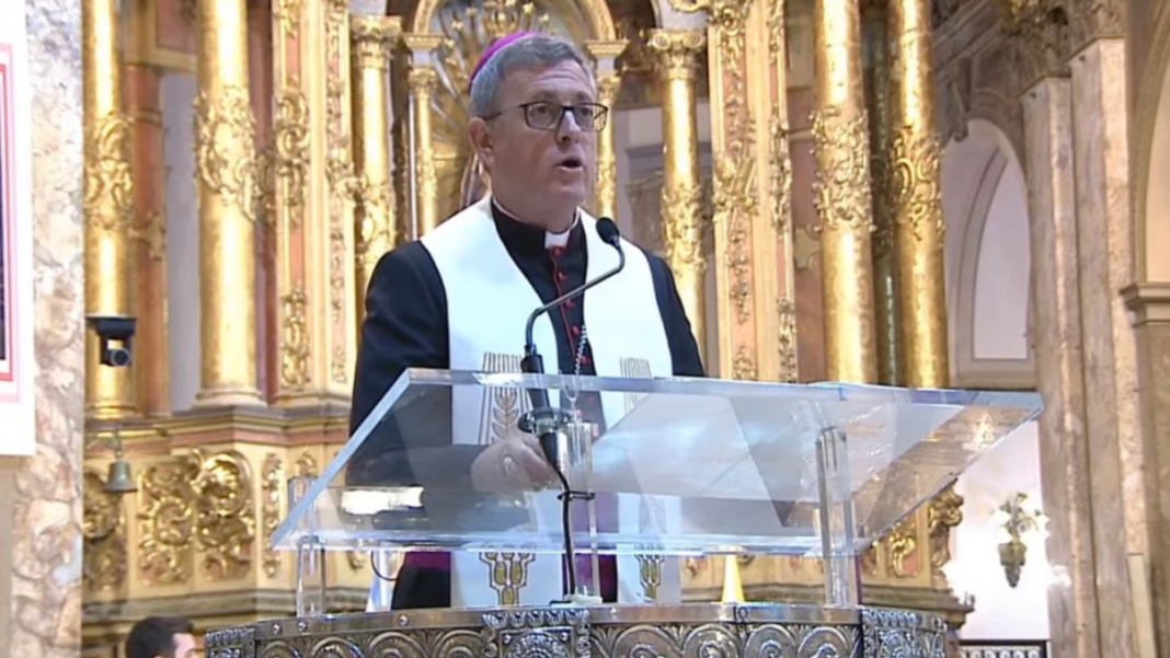 Arzobispo Jorge García Cuerva durante la homilía del Tedeum del 25 de Mayo frente al presidente Javier Milei