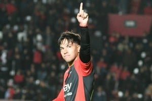 Ignacio Lago con la camiseta de Colón