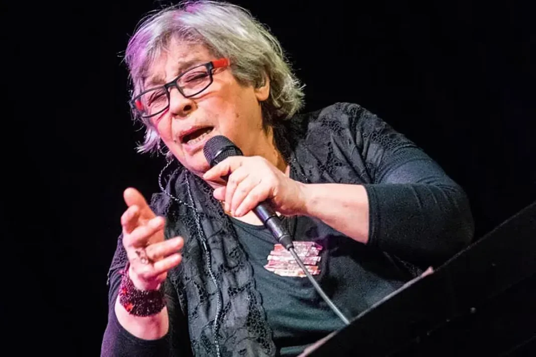 Liliana Herrero en el Teatro Lavarden presentando su disco Fuera de lugar