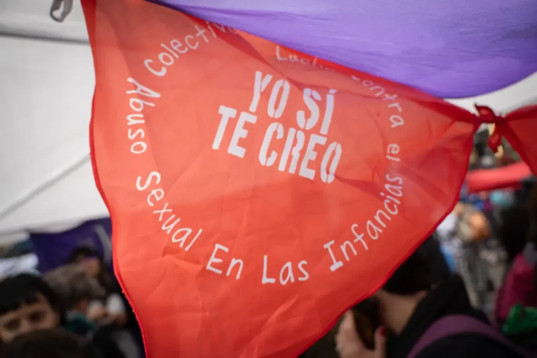 Yama Corín, arteterapeuta y militante feminista, habla sobre las madres protectoras y las denuncias de abuso sexual infantil