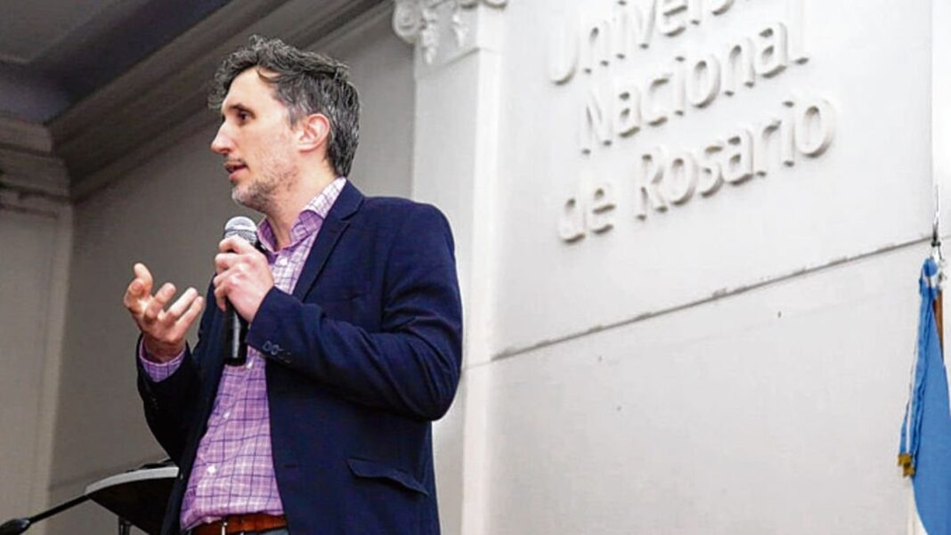 Martín Rapetti durante el foro Fabricar futuro en La Fluvial, Santa Fe