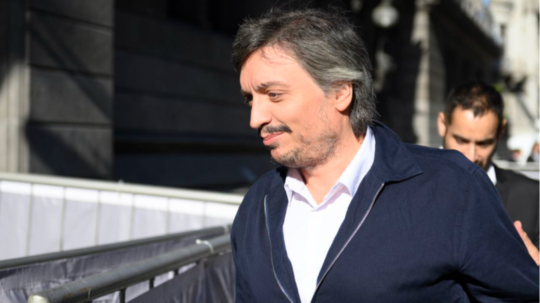 Máximo Kirchner durante una conferencia de prensa