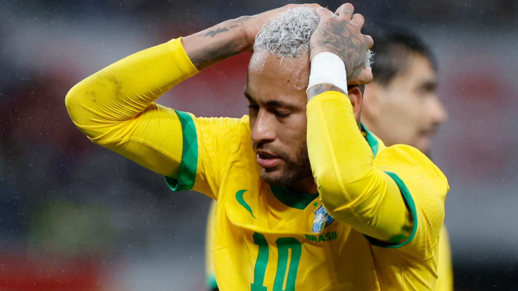 Neymar Jr durante un entrenamiento con la selección de Brasil