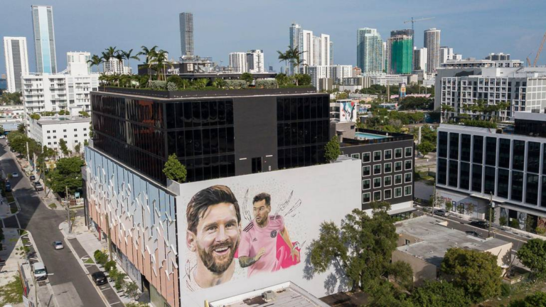 Turistas en Miami con referencia a Lionel Messi y el Inter Miami