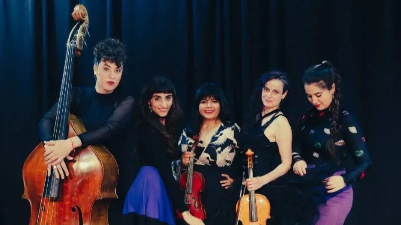 Orquesta de Señoritas en el Hall de la Bolsa de Comercio de Rosario