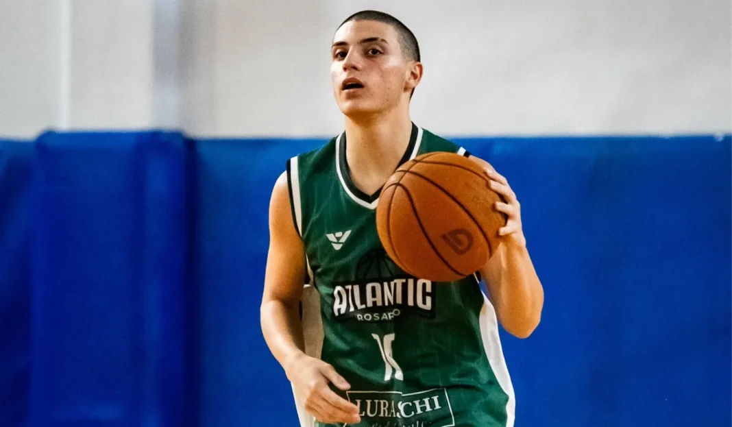 Jóvenes basquetbolistas en cancha durante jornada de desarrollo federal