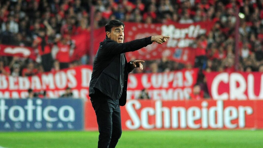 Gustavo Quinteros, entrenador de Independiente, en conferencia de prensa